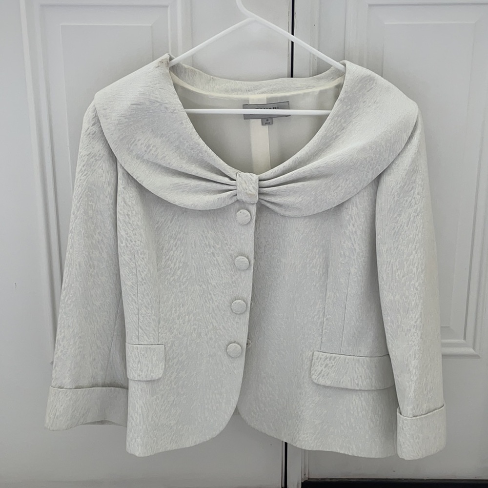 Tahari size 18 2 piece skirt set